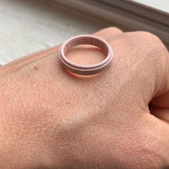 Enso pink Sand thin Silicone Ring - Picture 2 of 8